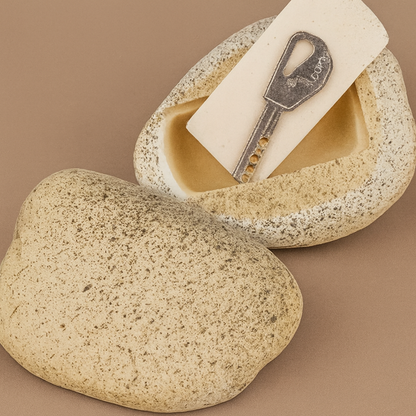 Outdoor Stone Key Hider- Key Storage